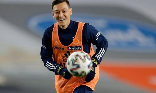 PG电子试玩游戏-告别枪手只落不起，敏感词中场难负伤病宣布退役