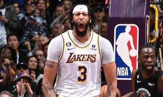 PG模拟器-豪取39分打爆勇士内线 詹皇不在浓眉背着湖人前进