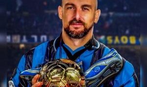 PG模拟器-拯救球队！小图拉姆晒阿切尔比手捧金球奖的P图照