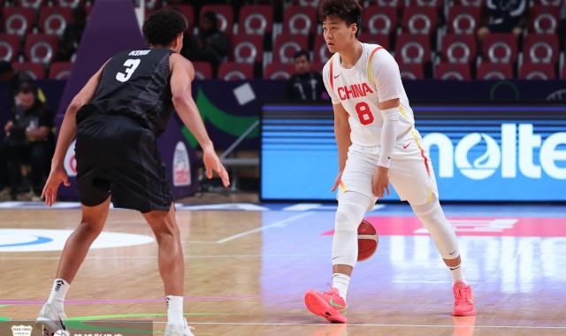 媒体人：赵睿把球队扛肩上&amp;MVP当之无愧 如此中国男篮拟怎能不爱