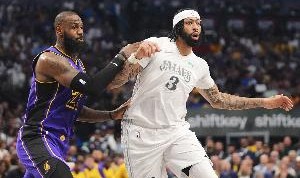 PG模拟器-Lowe：Klutch方面对浓眉去侠队并不生气 他和哈里森一直关系很好