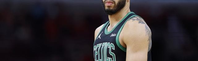 PG电子平台网站-卫冕冠军近期6战4负 凯尔特人防守下滑陷入泥泞