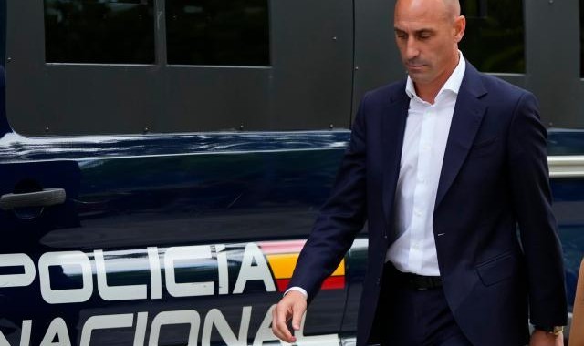 PG电子平台网站-国际足联官方：西足协前主席鲁维亚莱斯被禁足3年