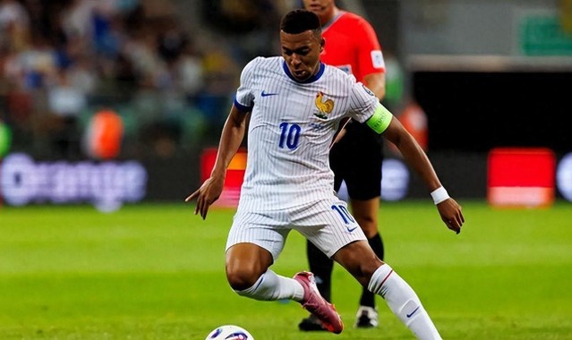 PG电子模拟器-姆巴佩惊艳solo破门！单骑闯关斩对手，追平亨利国家队51球纪录